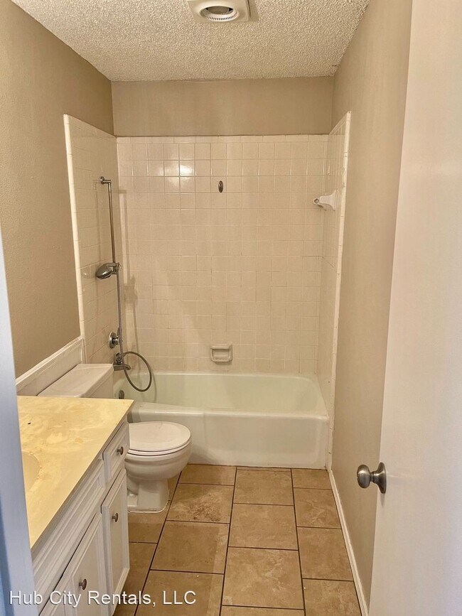 Building Photo - 3 br, 2 bath House - 5711 2nd Place