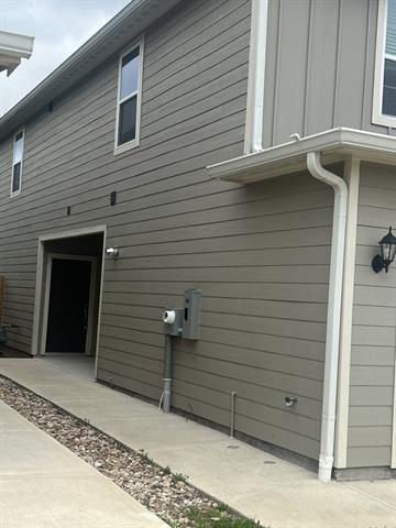 Building Photo - 305 Marsh Ln