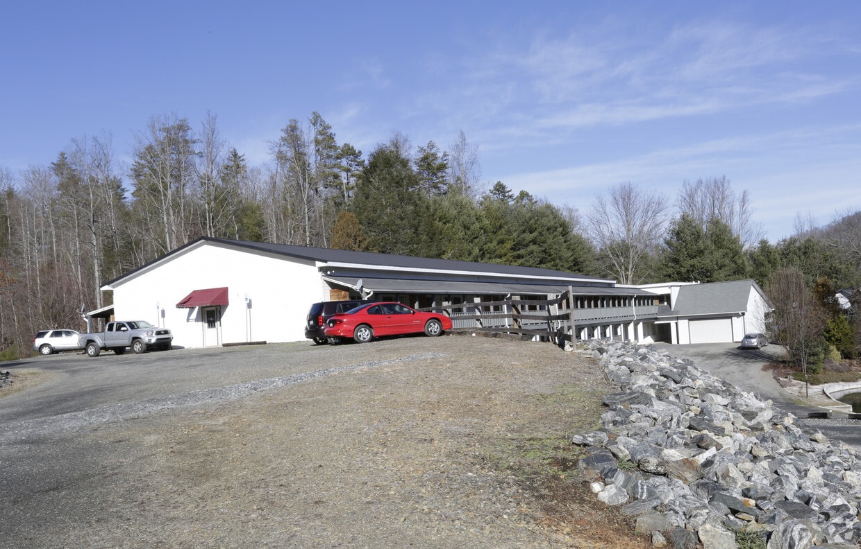 15 Plum Rd Apartments - 15 Plum Rd