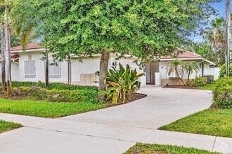 Building Photo - 52 Lariat Cir