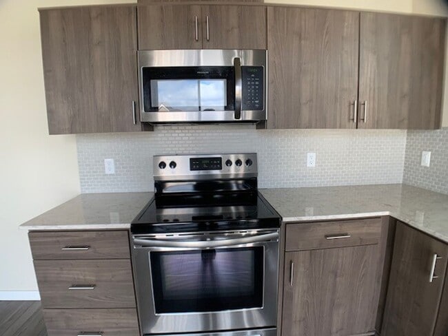 Building Photo - Newer Bethany Condo - 2 bedrooms 2 Baths, ...