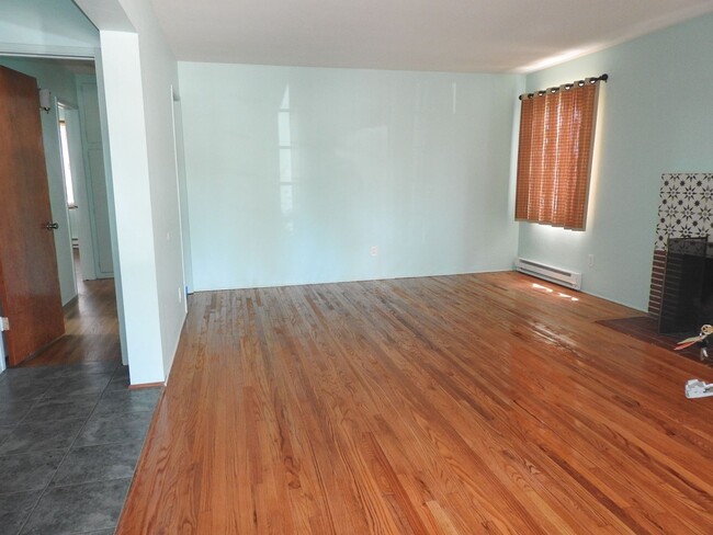Foto del edificio - 2Bed 2Bath, Huge yard, PB location