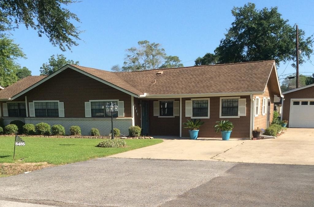 Primary Photo - 5485 Emerald Dr