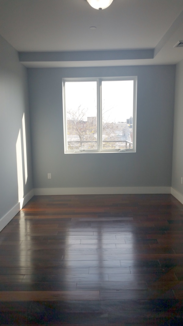 Building Photo - 648 Kosciuszko St