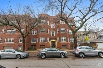 Building Photo - 1441 W North Shore Ave