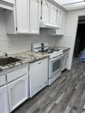 Building Photo - 2185 W Nicolet St