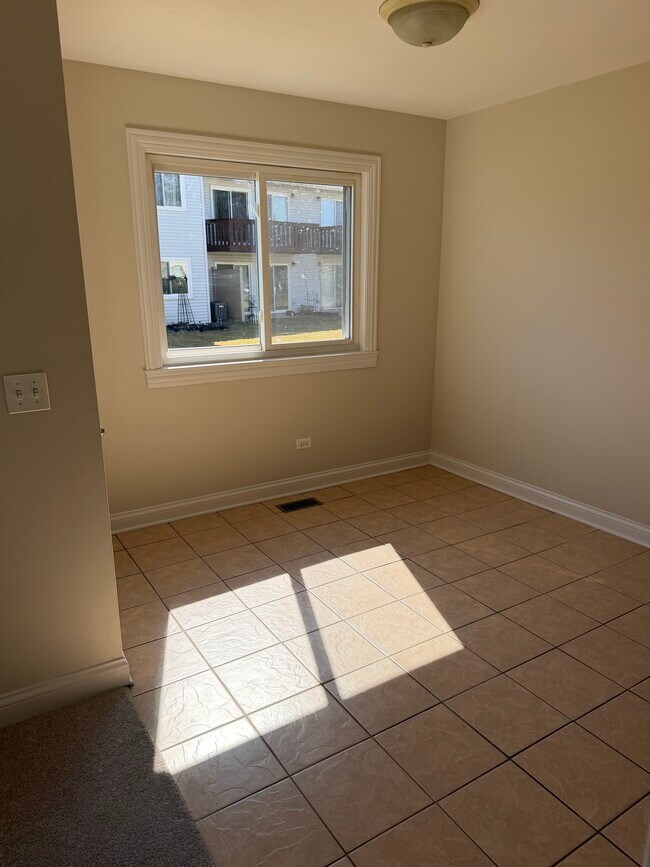 Foto del edificio - 681 Thorntree Ct