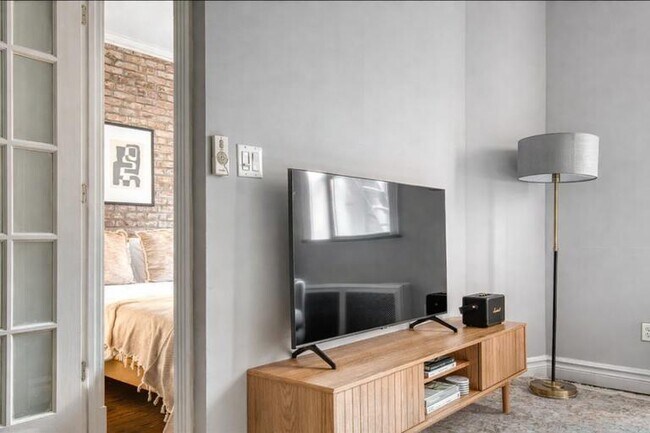 Foto del edificio - 229 1st Ave