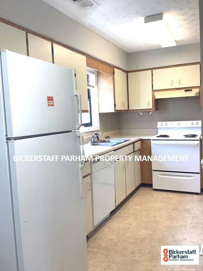 Building Photo - St. Elmo's Place Apartments!! 2 Beds and 1...