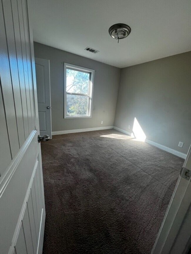 Foto del edificio - Affordable 2-Bedroom Townhome in the Heart of Lebanon, TN!