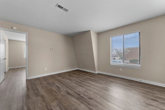 Foto del edificio - 517 W Market St