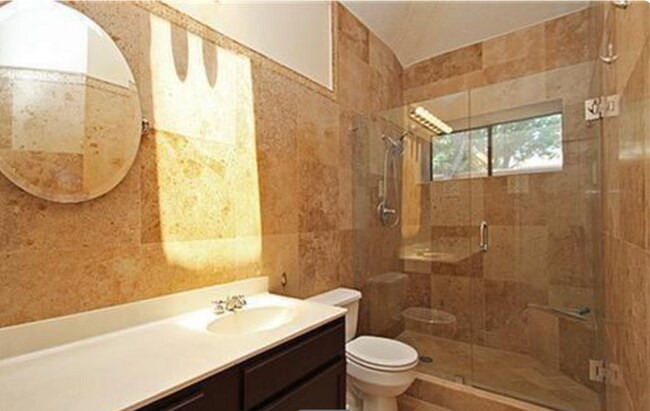Building Photo - 645 Albrook Dr