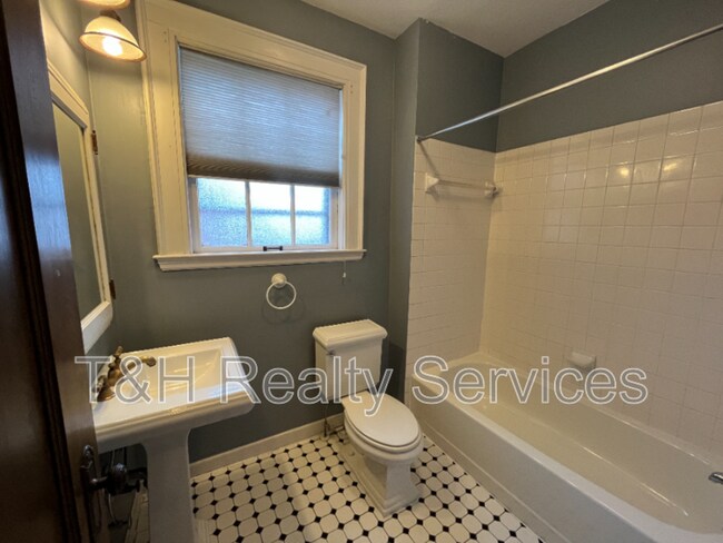 Foto del edificio - 1827 N Talbott St