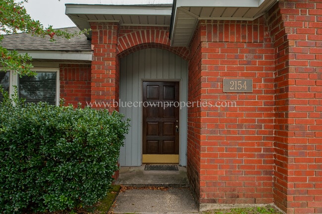 Building Photo - 2154 Mcintosh Dr
