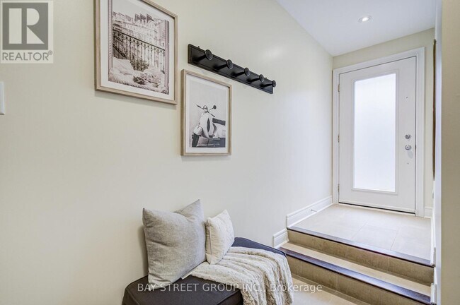 Photo du bâtiment - 51 Lobo Mews