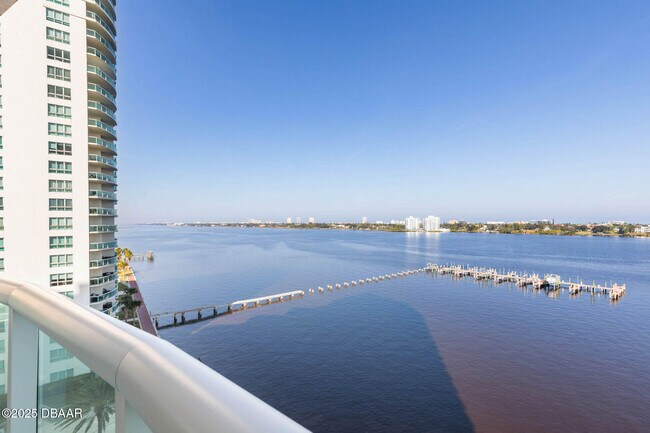 Foto del edificio - 231 Riverside Dr