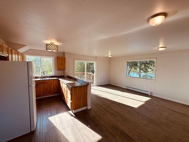 Foto del edificio - 1670 N Basie Point Cir