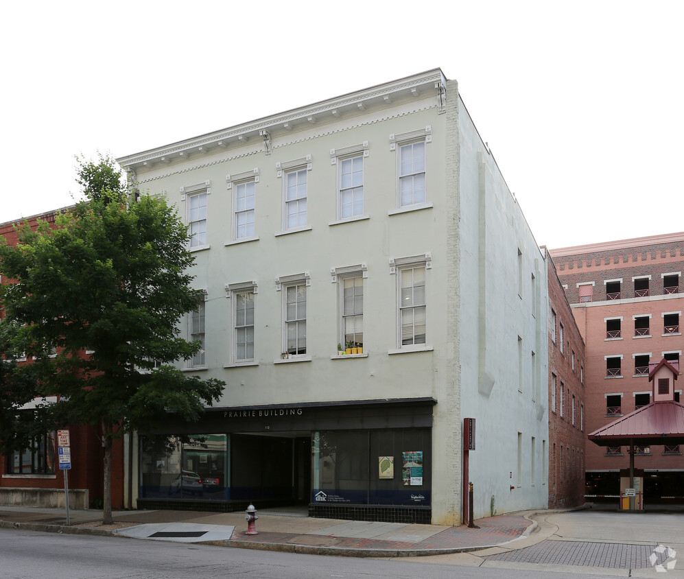 Primary Photo - Prairie Building