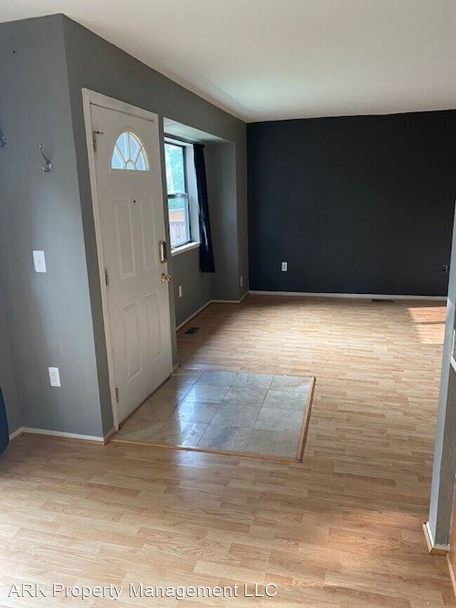 Building Photo - 2 br, 1.5 bath House - 24721 Primrose