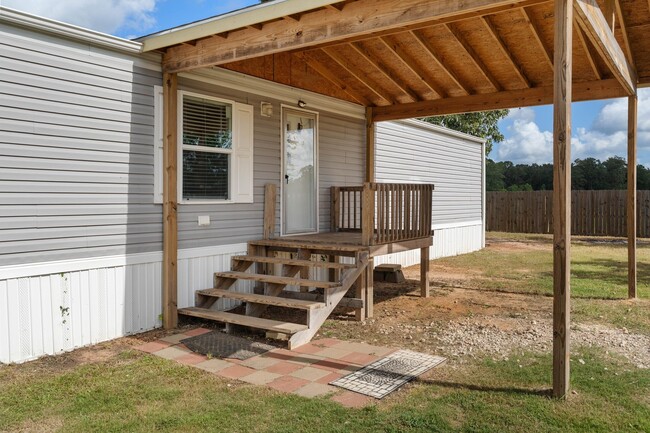 Building Photo - 16543 Tremont Dr