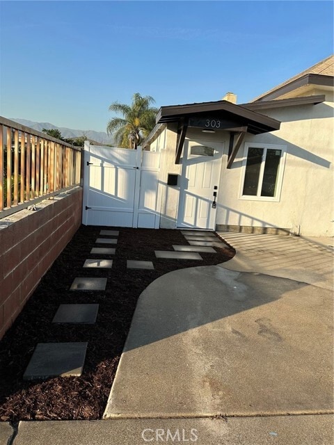 Foto del edificio - 301 N Soldano Ave