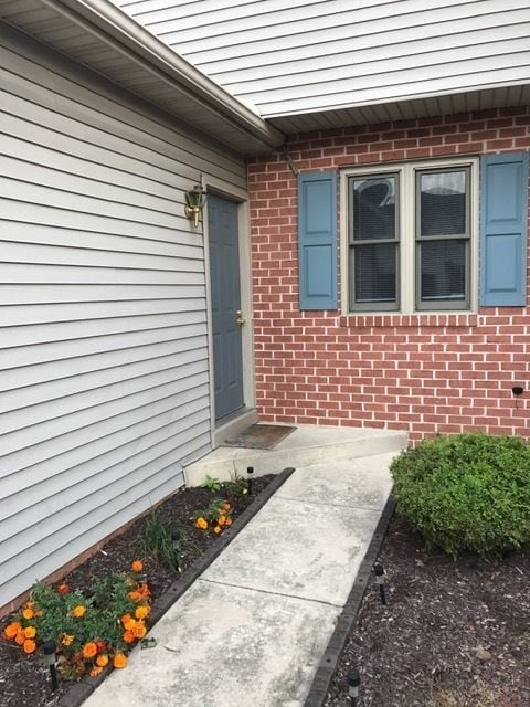 Building Photo - 2113 Acorn Ct