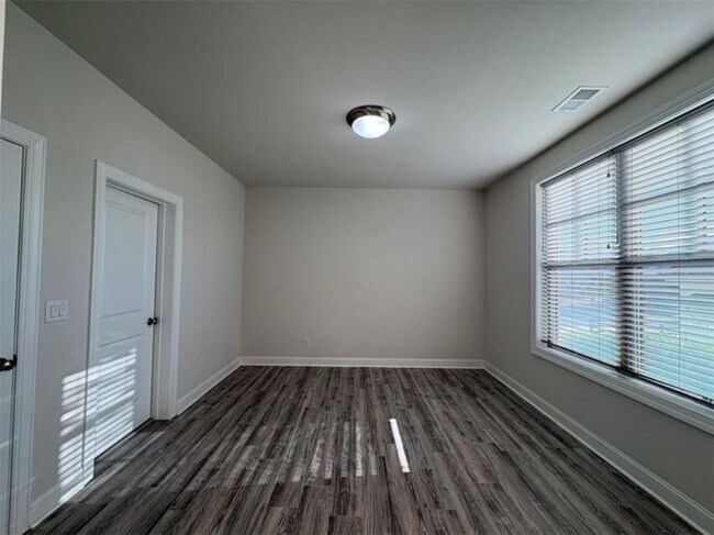 Foto del edificio - 3842 Firewood Ln