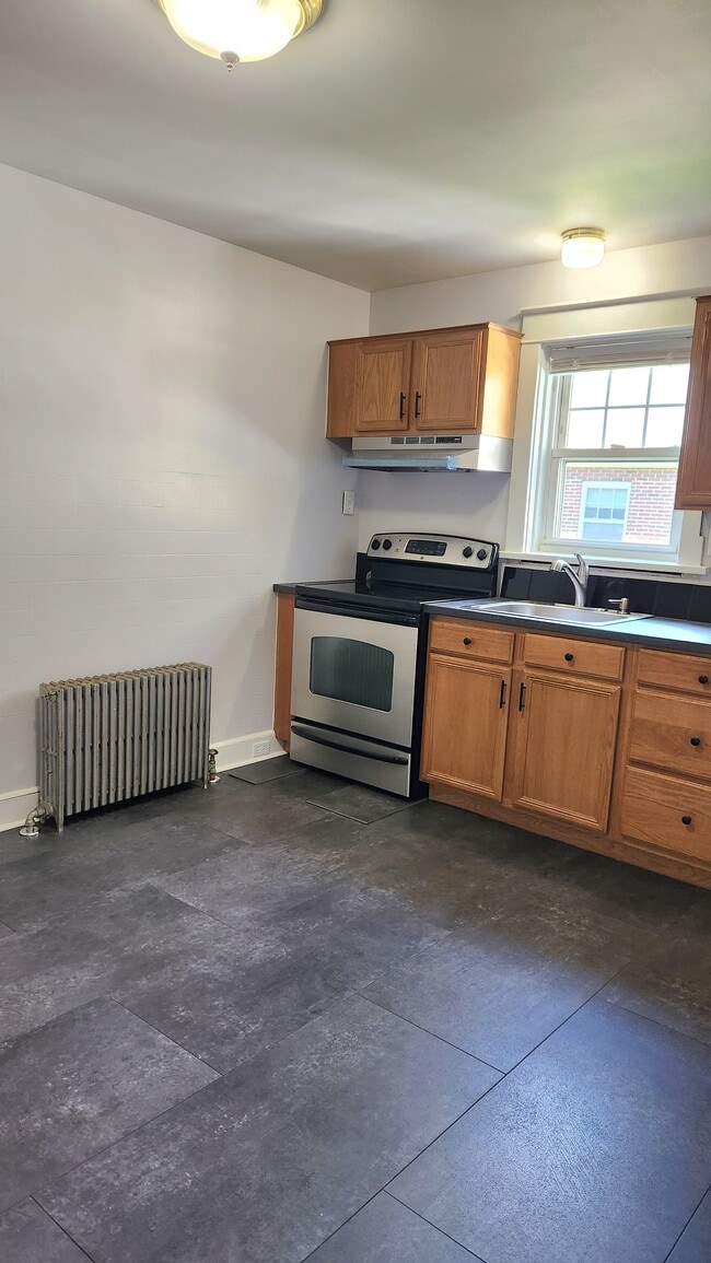 Building Photo - 26 W Areba Ave
