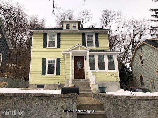 Primary Photo - 3 br, 1.5 bath House - 12 Rob Roy Rd
