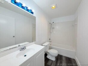 Building Photo - 899 Riverside Dr