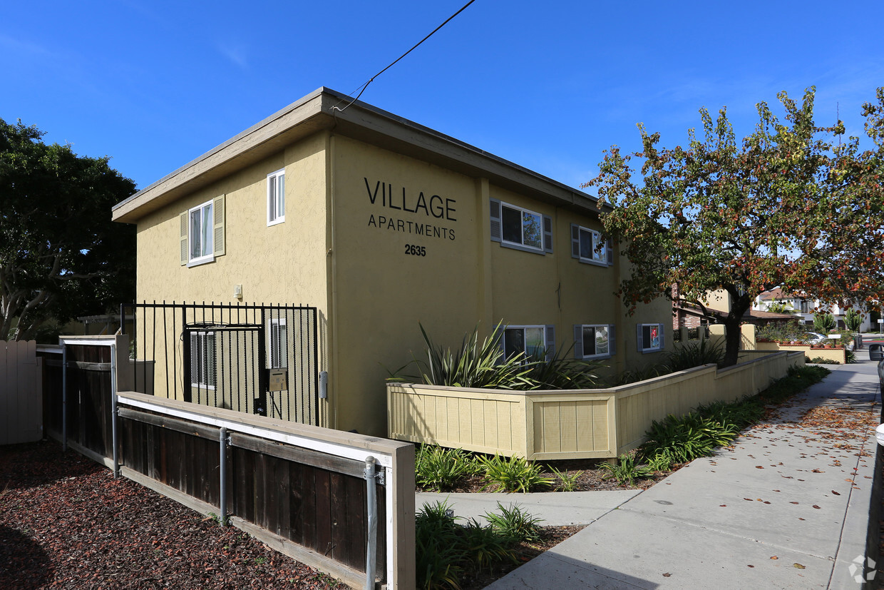 Primary Photo - Madison Street Apartments