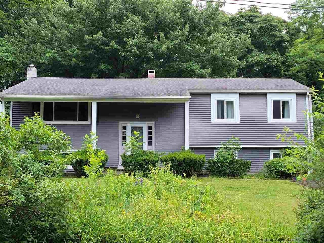 Primary Photo - 10 Tina Dr