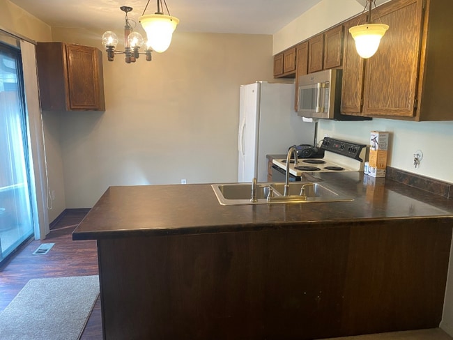 Building Photo - 2639 S Xanadu Way