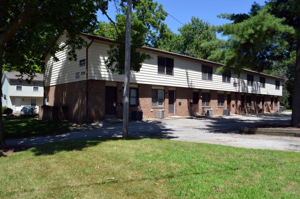 Primary Photo - 204 N Walnut