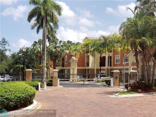 Building Photo - 4704 SW 160th Ave