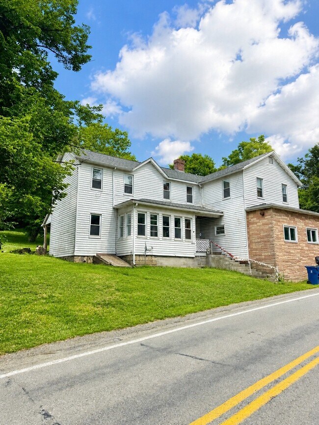Building Photo - 225 Thompson Run Rd