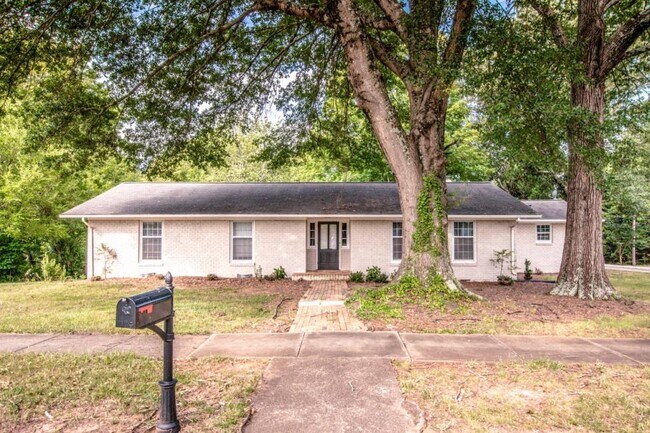 Building Photo - 608 Margaret Dr