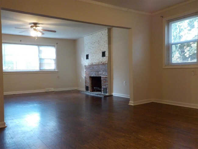 Building Photo - 117 E Charleston Ave