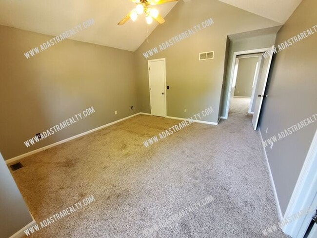 Building Photo - Beautiful East Olathe Home-Available NOW!!