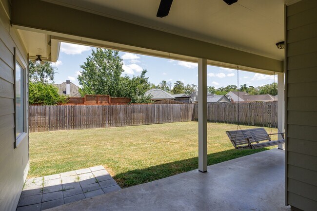 Foto del edificio - 14450 Lake Meadows Ct