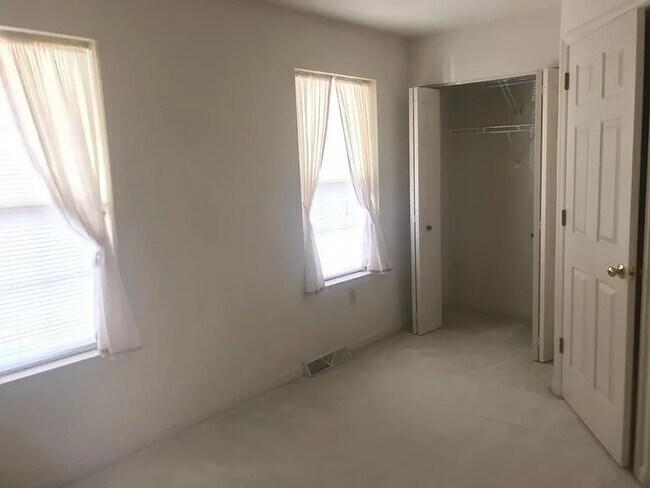 Foto del edificio - 152 Melrose Ln