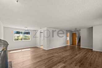 Building Photo - Unit