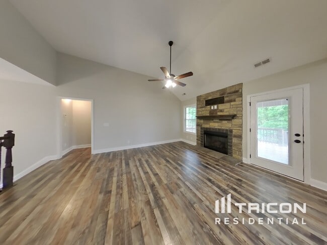 Building Photo - 122 Sycamore Hill Dr