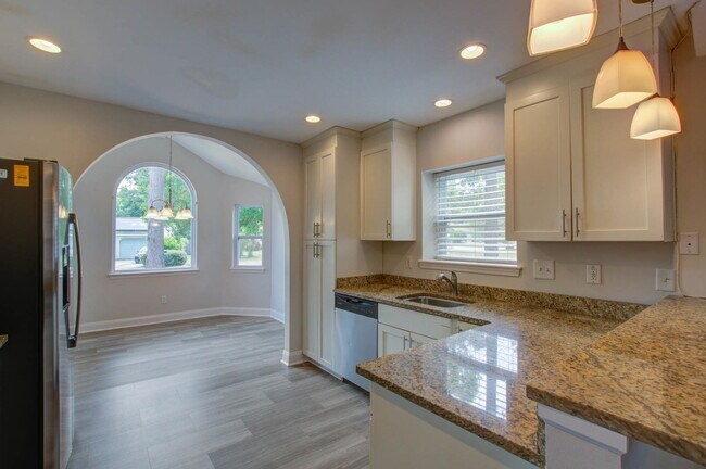 Foto del edificio - 8115 Pleasant Ridge Dr