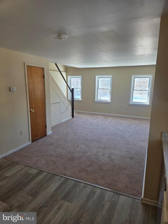 Building Photo - 504 Main St