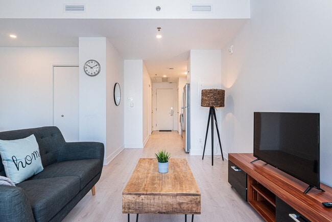 Photo du bâtiment - 100 Boul. de Maisonneuve E