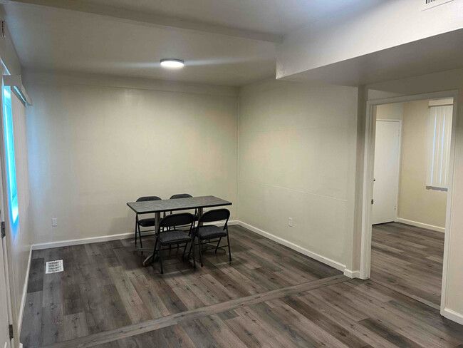 Building Photo - 926 N Van Ness Ave