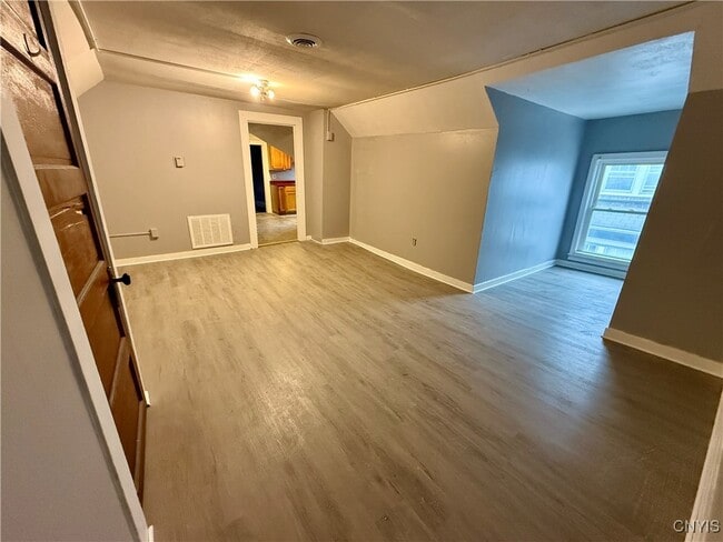 Building Photo - 367 Furman St