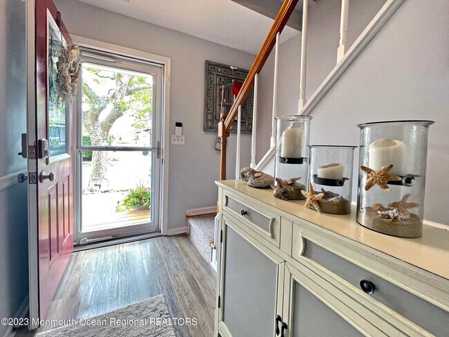 Building Photo - 913 Beach Ave