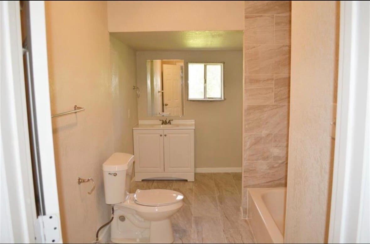 Building Photo - 4839 Ventura Ln